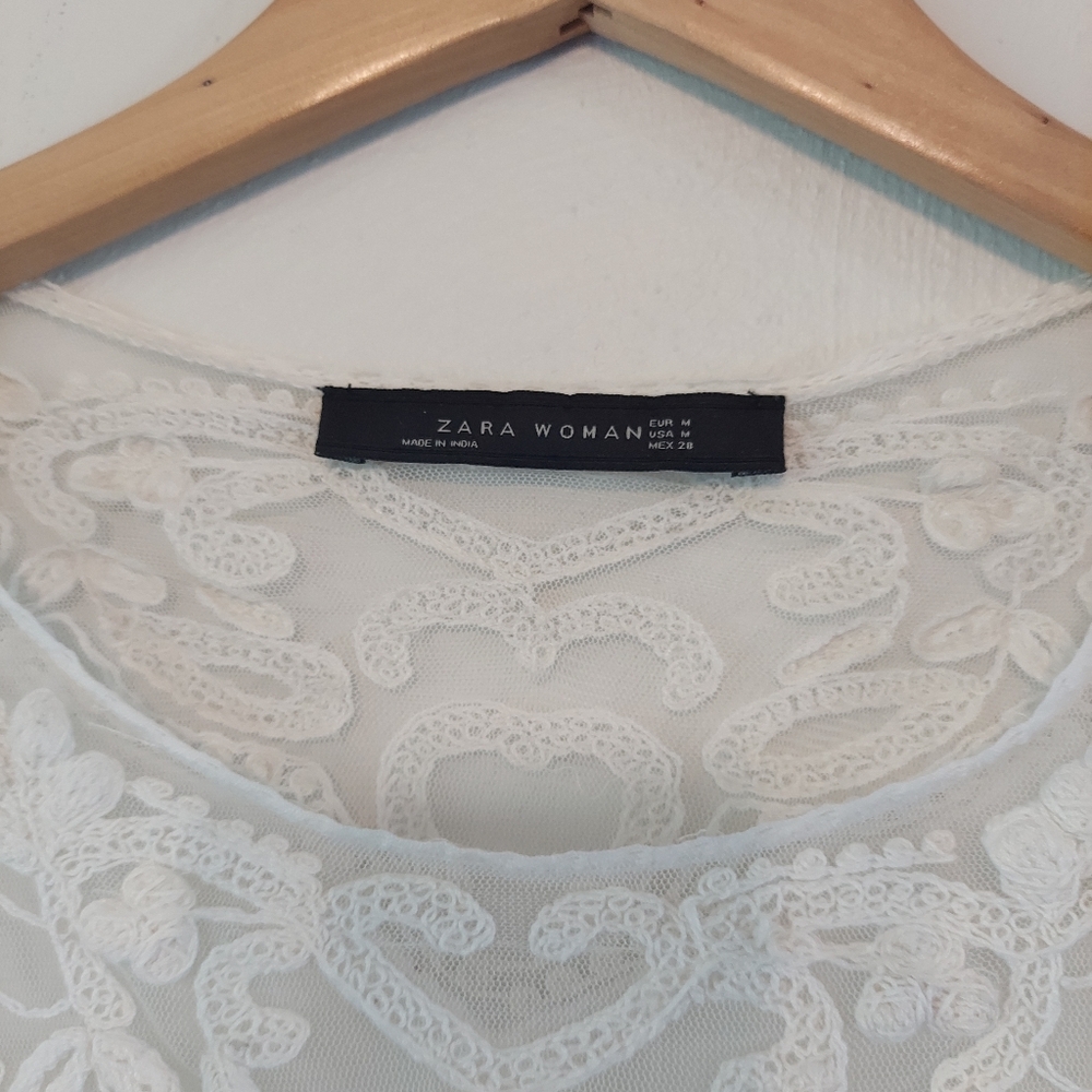 ZARA Woman. Medium. White Lace Blouse. - Picture 3 of 6